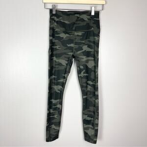 Athleta Ultimate 7/8 Tight Athletic Leggings Woman’s size XS camouflage green